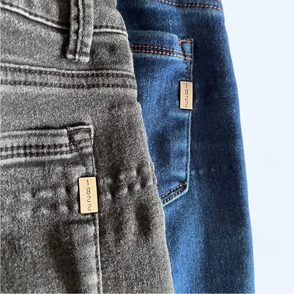 2 Pair of 1822 Denim Brand Skinny Stretch Jeans in Black Denim and Blue Denim - Picture 5 of 10